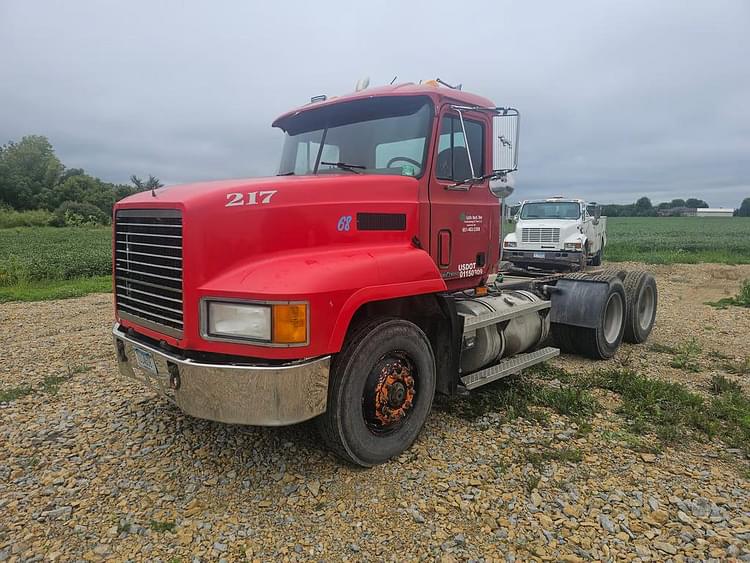 Main image Mack CH613