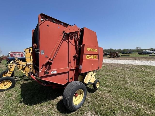Image of New Holland 648 equipment image 3