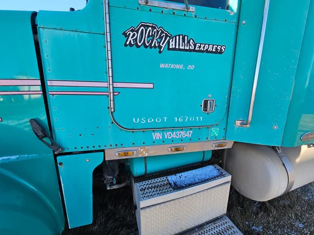 Image of Peterbilt 378 equipment image 2