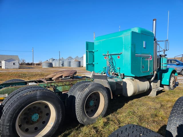 Image of Peterbilt 378 equipment image 4