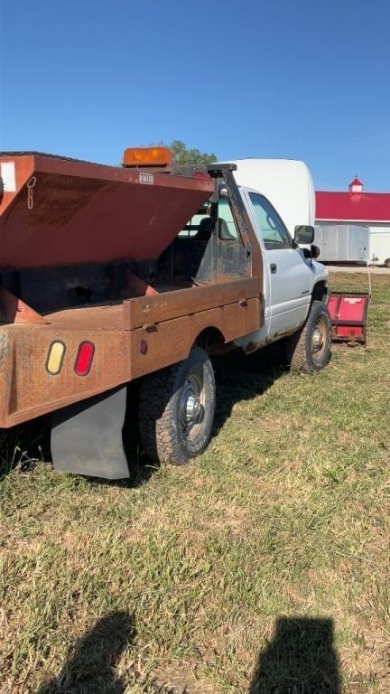 Image of Dodge Ram 2500 equipment image 3
