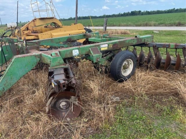 Image of John Deere 650 equipment image 2