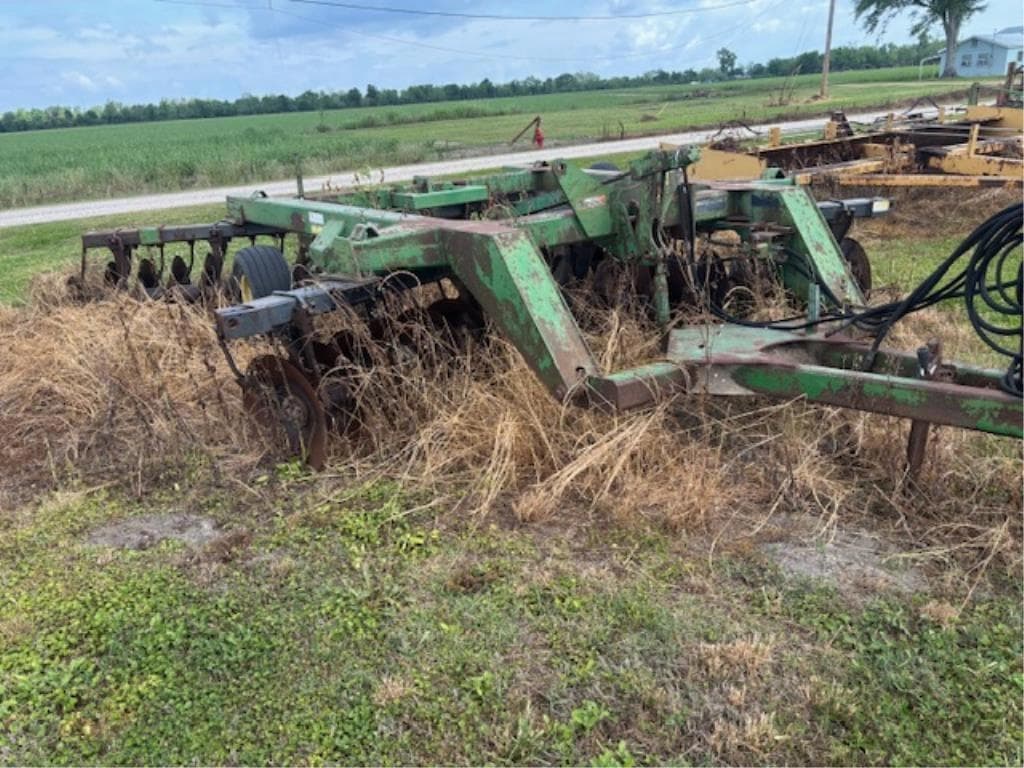 Image of John Deere 650 Primary image