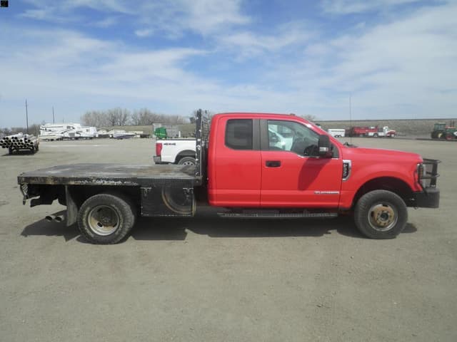 Image of Ford F-350 equipment image 1