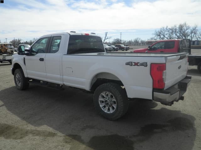 Image of Ford F-250 equipment image 4