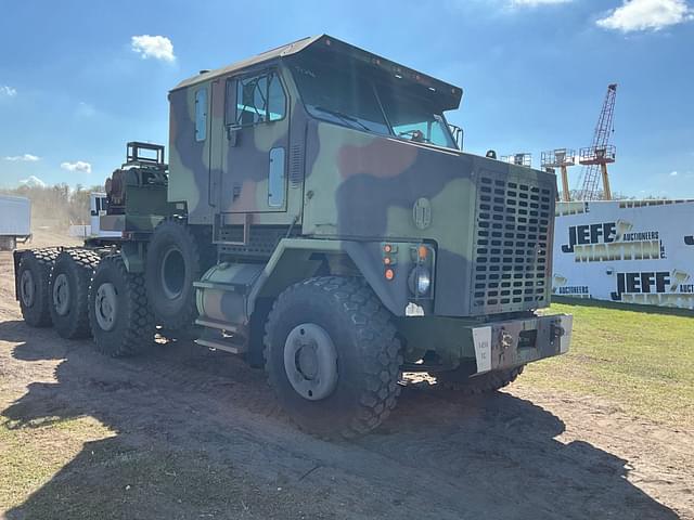 Image of Oshkosh M1070 equipment image 2