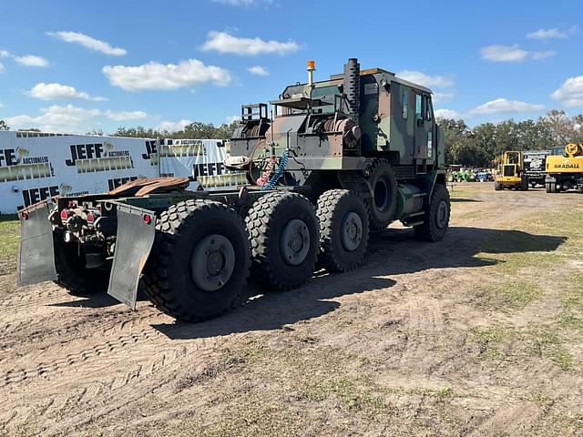 Image of Oshkosh M1070 equipment image 4