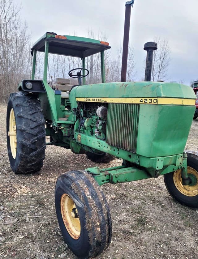 Image of John Deere 4230 equipment image 1
