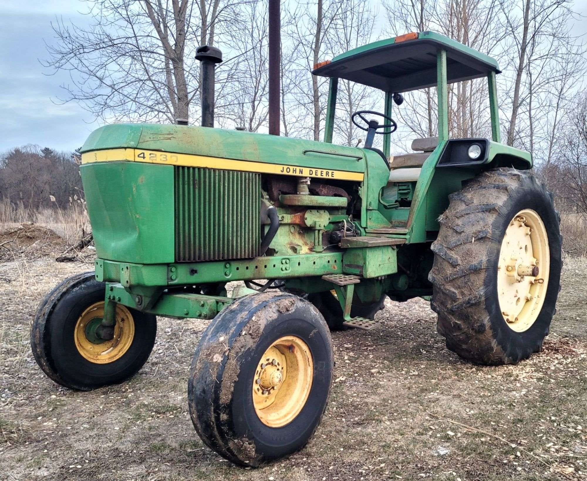 John Deere 4230 Equipment Image0