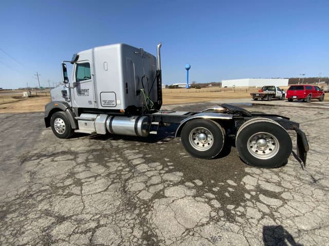 Image of Freightliner Coronado equipment image 2