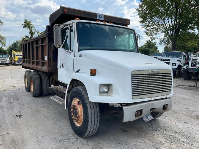 Image of Freightliner FL80 equipment image 2