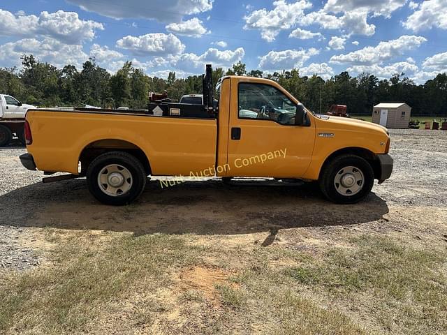 Image of Ford F-250 equipment image 4