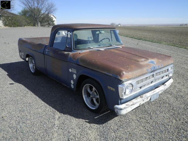 Image of Dodge D100 equipment image 2