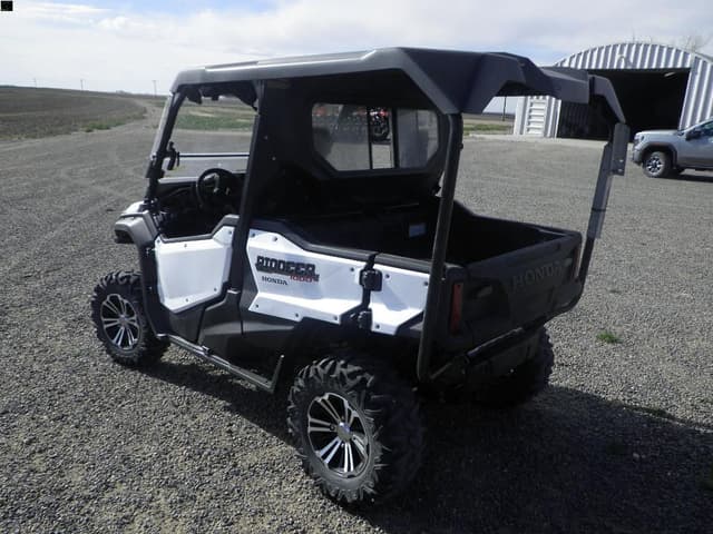 Image of Honda Pioneer 1000 equipment image 3