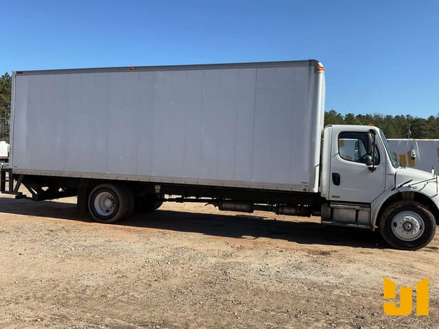 Image of Freightliner M2 equipment image 3