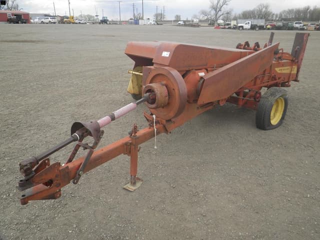 Image of New Holland 269 equipment image 1