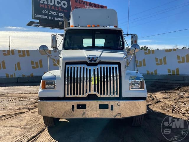 Image of Western Star 4700 equipment image 1