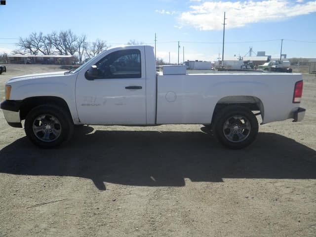 Image of GMC Sierra 1500 equipment image 3