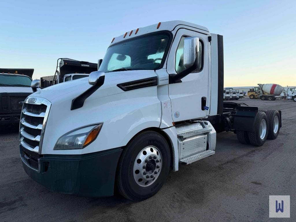 2020 Freightliner Cascadia 126 Equipment Image0