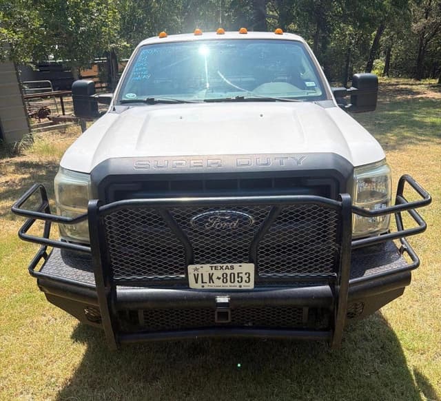 Image of Ford F-250 equipment image 3