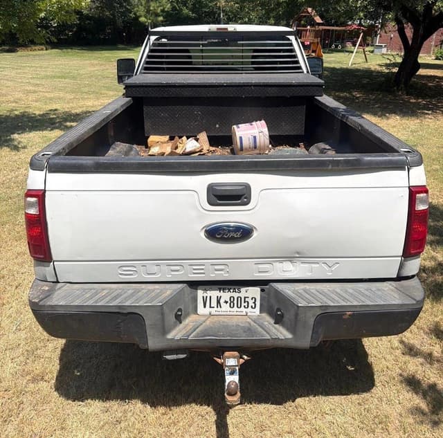 Image of Ford F-250 equipment image 1