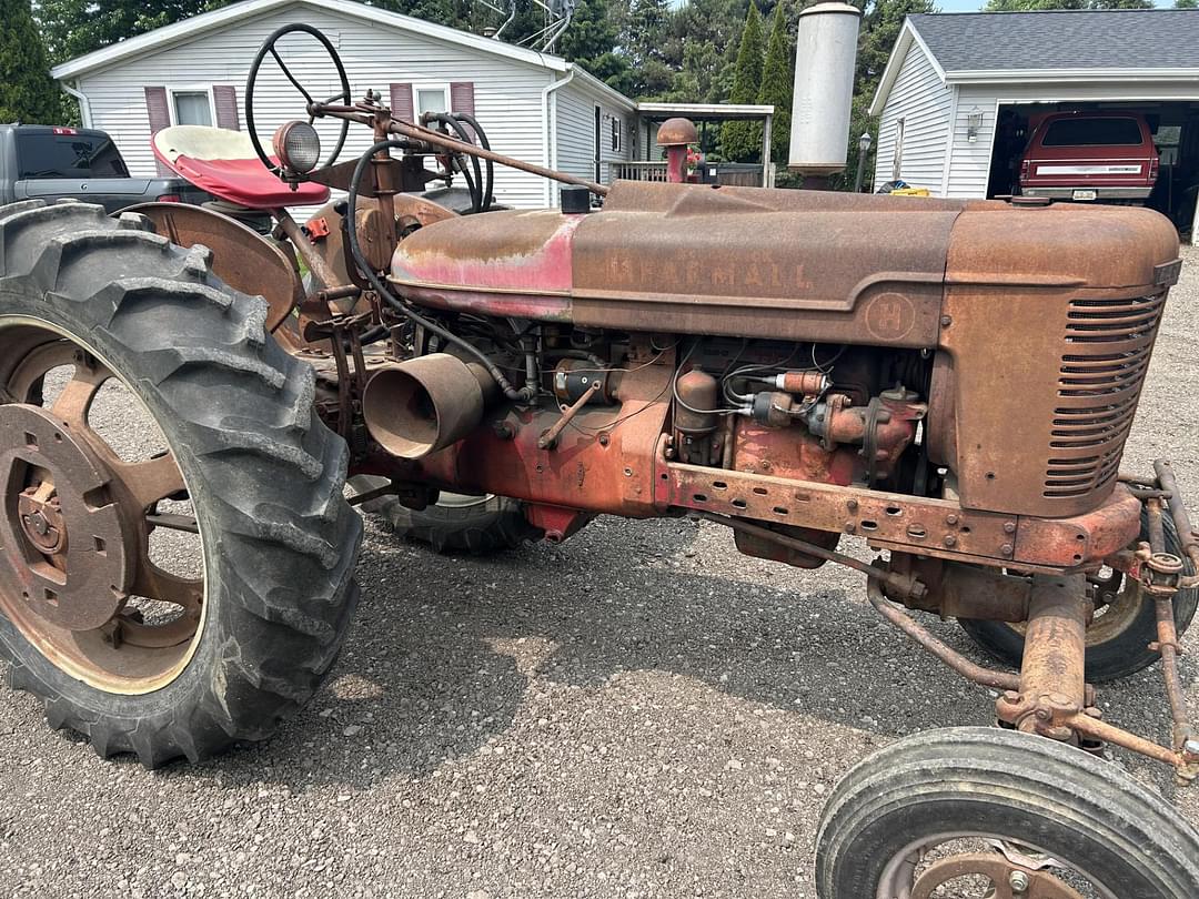 Image of Farmall H Image 1