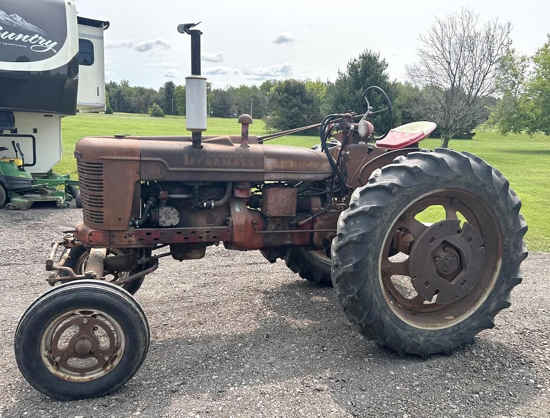 Image of Farmall H Image 0