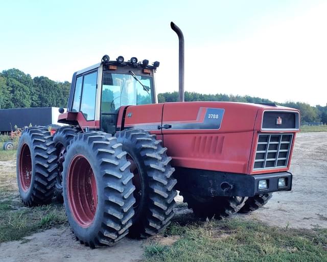 Image of International Harvester 3788 equipment image 1