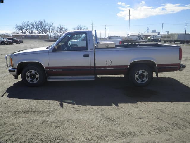 Image of GMC Sierra 1500 equipment image 3