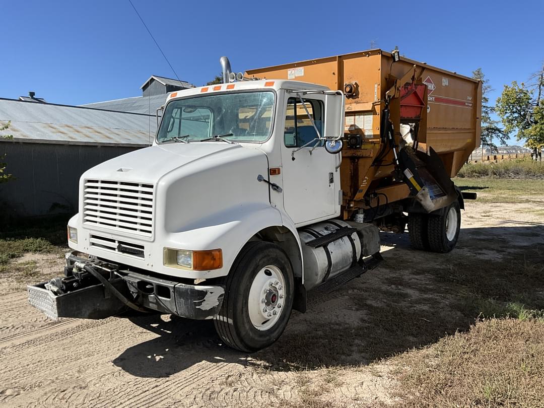 Image of International Navistar 8100 Primary image