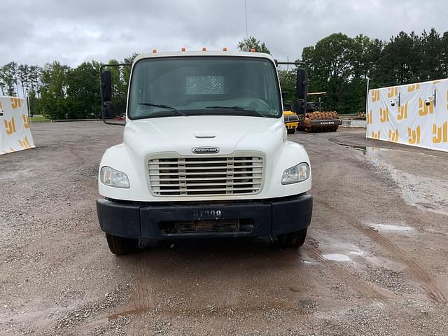 Image of Freightliner M2 equipment image 1