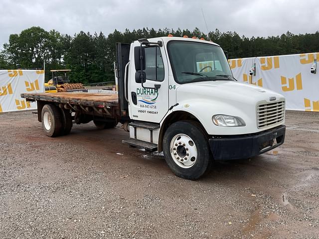 Image of Freightliner M2 equipment image 2
