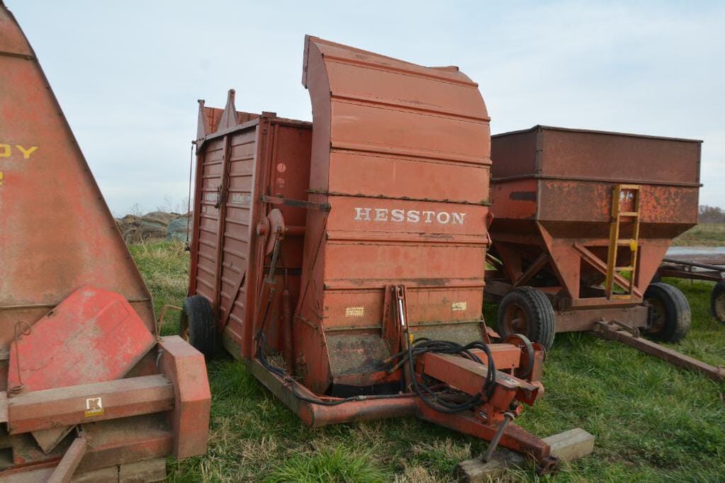 Main image Hesston Stakhand 10