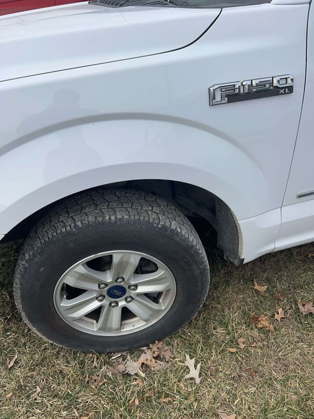 Image of Ford F-150 equipment image 4