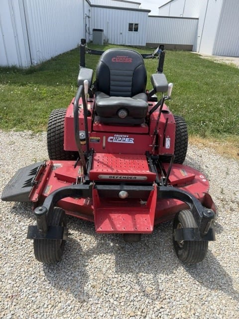 2013 Country Clipper Defender Equipment Image0