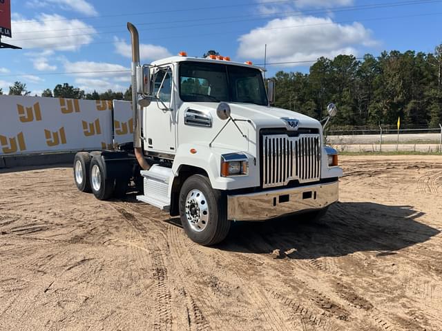 Image of Western Star 4700SF equipment image 2