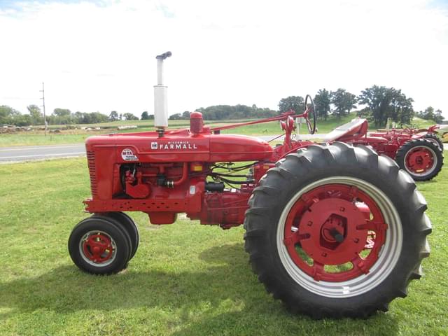 Image of Farmall Super M-TA equipment image 1