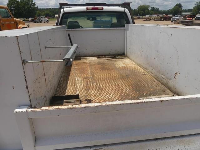 Image of Chevrolet 2500 equipment image 4