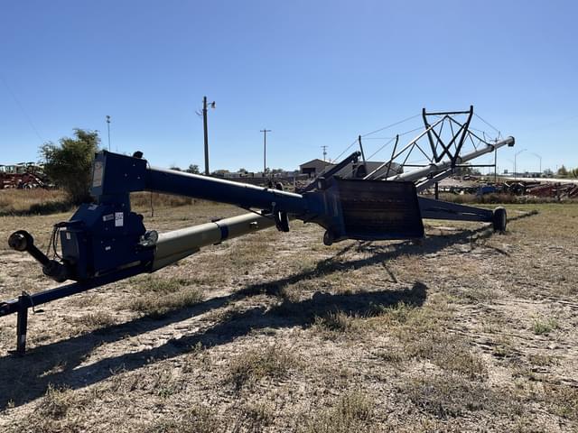 Image of Harvest International H1392 equipment image 1