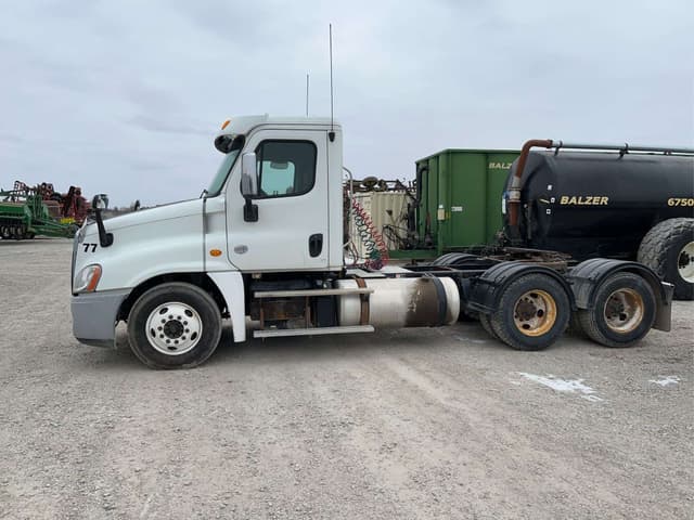 Image of Freightliner Cascadia 125 equipment image 1