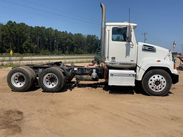 Image of Western Star 4700SF equipment image 3