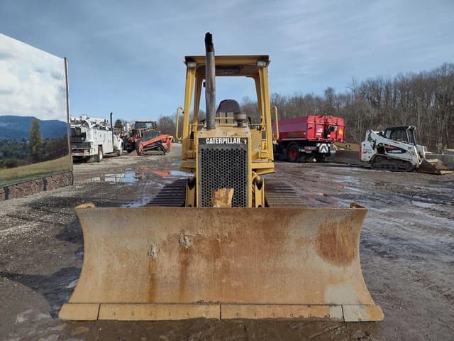 Image of Caterpillar D4C equipment image 1