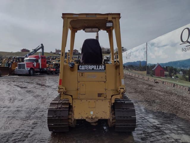 Image of Caterpillar D4C equipment image 3