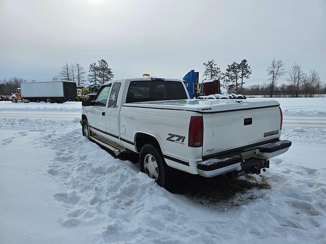 Image of Chevrolet 1500 equipment image 2