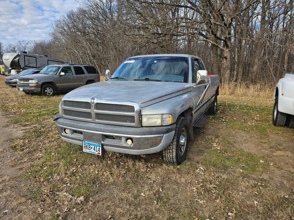1998 Dodge Ram 2500 Equipment Image0