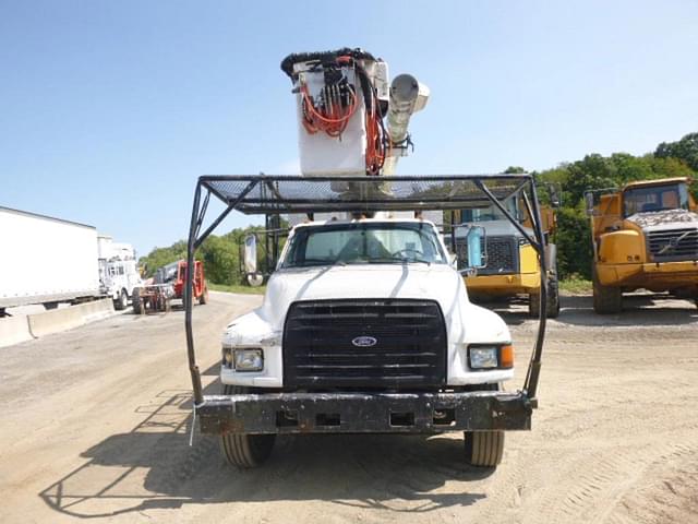 Image of Ford F-800 equipment image 1