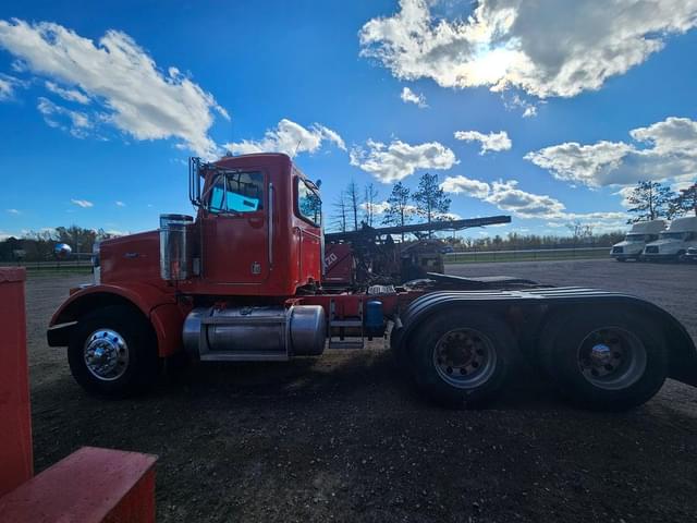 Image of Peterbilt 357 equipment image 1