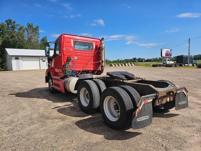 Image of Volvo VNL42T equipment image 2