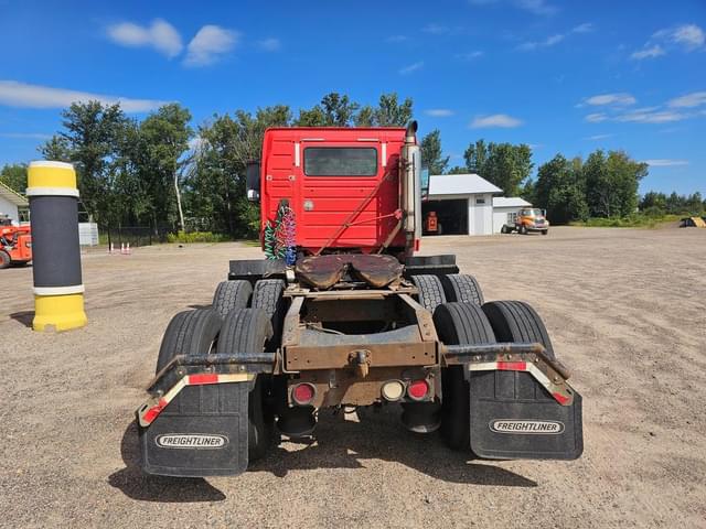 Image of Volvo VNL42T equipment image 3