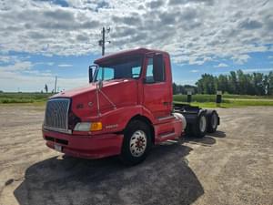 1998 Volvo VNL42T Image